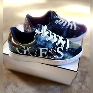 GUESS Women's Riderr2 -Blue Multi Fabric